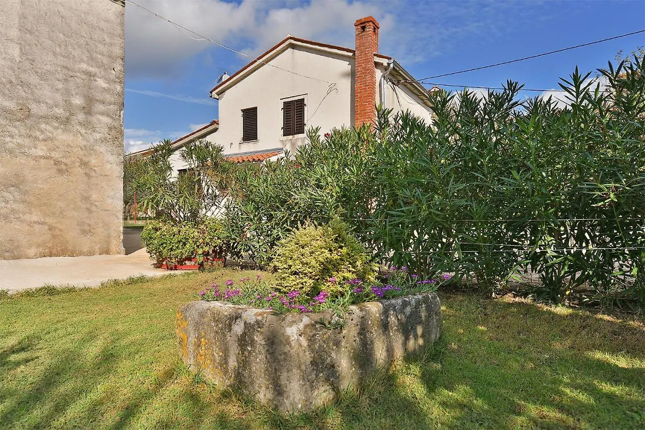House Monteci 1378 Villa Galizana Croatia