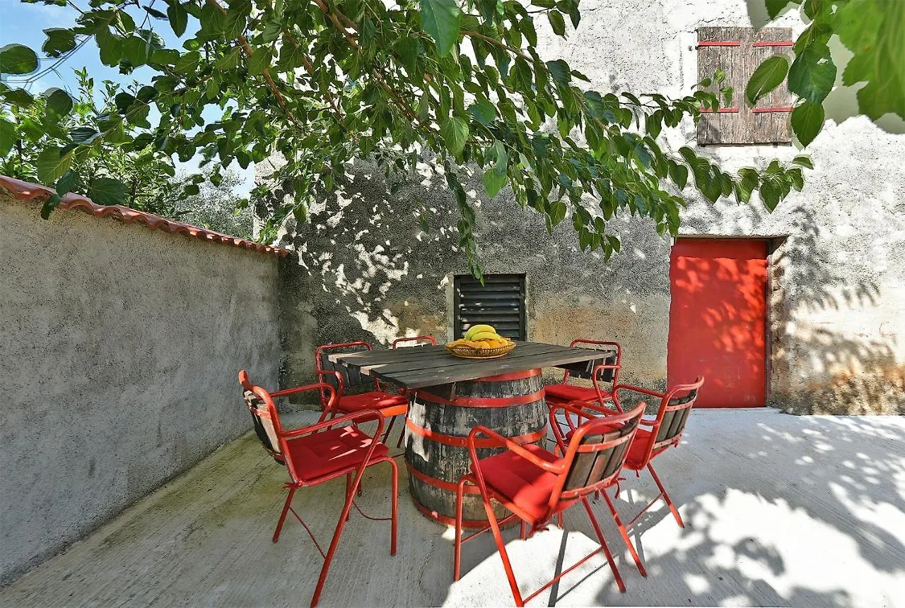 House Monteci 1378 Villa Galizana