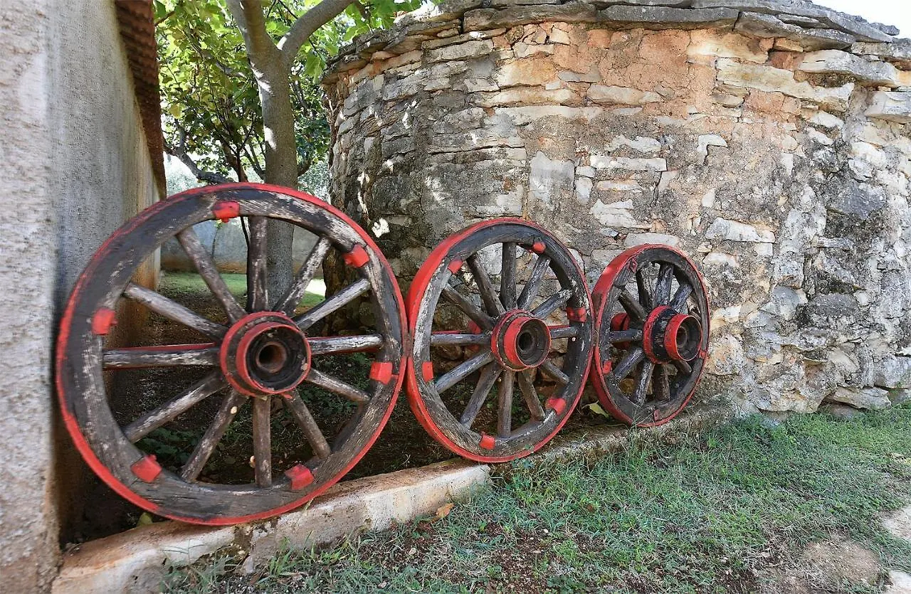 Dom wakacyjny Willa House Monteci 1378 Galižana
