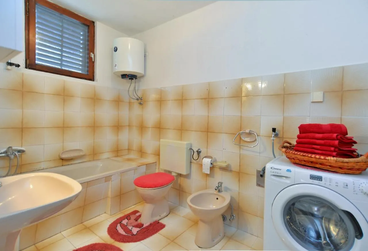 House Monteci 1378 Villa Galizana Croatia